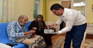 Tütüncüden Kore Gazisi Ve Eşine Çay Servisi