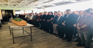 (Özel) Sultanbeylideki Yangında Hayatını Kaybeden Minik Mustafa Son Yolculuğuna Uğurlandı