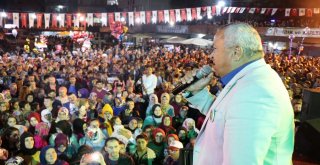 Ramazan Çelik, Ormanlı Fındık Festivalinde Hayranlarını Coşturdu