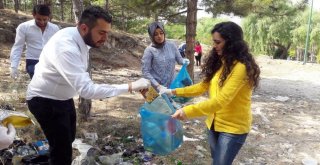 Ak Partiden Çevre Temizliği Çalışması