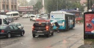 Sağanak Yağmur Bartında Etkili Oldu