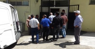 Kamyonet Kasasından Düşen Seyyar Satıcı Öldü