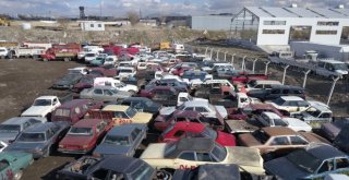 Büyükşehir Hurda Araçları Toplamaya Devam Ediyor
