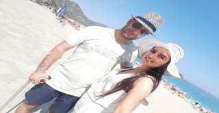 Vali Sonel, Gazi Jöhe Verdiği Balayı Sözünü Tuttu