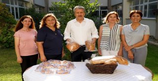 Ege Üniversitesinde Günlük 12 Bin Ekmek Üretiliyor