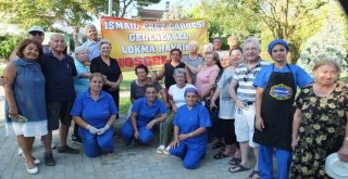 Burhaniyede Mahalleli İmece İle Lokma Hayrı Yaptı