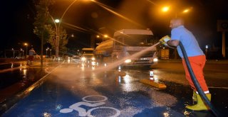 Bayram Öncesi Cadde Ve Bulvarlar Yıkanıyor