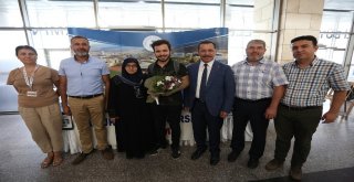 Rektör Bağ, Paüyü Tercih Eden Öğrencileri Karşıladı