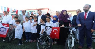 Başarılı 817 Kuran-I Kerim Kursu Öğrencisine Hediye Bisiklet