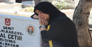 Şehitlikte Hüzünlü Arefe