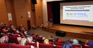 Psikolog Emre Aytekin: “Sosyal Medya Gençleri Yalnızlaştırır”