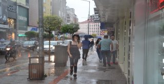 Balıkesirde Sağanak Yağış Hayatı Felç Etti