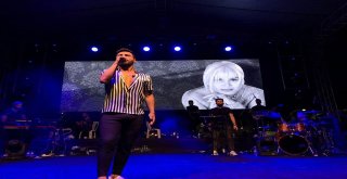 Emre Kayadan Konserlerinde Ustalara Saygı