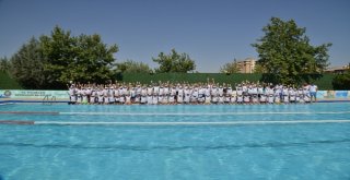 Yüzme Kursuna Yoğun İlgi