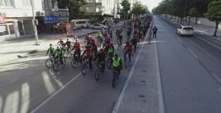 Tahmazoğlu Vatandaşlarla Cumhuriyet İçin Pedal Çevirdi