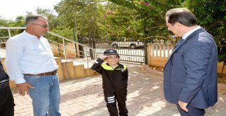 Şehit Kızı Zeynep Ravza Üniformayı Giydi Selam Durdu