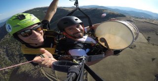 Paraşütle Atlayan Davulcu Ve Zurnacı O Anları Anlattı