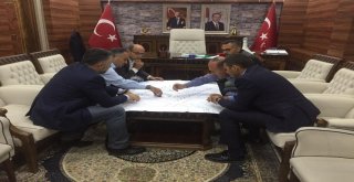 Başkan Ay Yüksekovaya Gitti