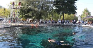 Akın Akın Çiftelere Gidiyorlar