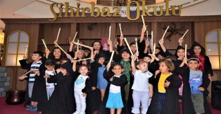 Esparkta Çocuklar Sihirli Dünyada Buluştu