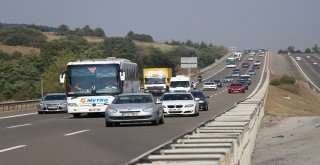 Boluda, Tem Otoyolunda Tatilcilerin Yoğunluğu Devam Ediyor