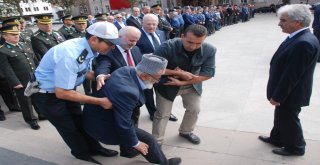 88 Yaşındaki Kore Gazisi, Törende Rahatsızlanınca Polis Otosu İle Evine Götürüldü