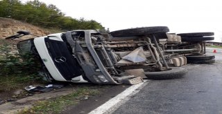 Orduda Kamyon Devrildi: 2 Yaralı