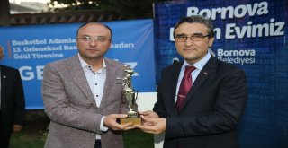 Basketbol Adamları Derneğinden Başkan Ergüne Onur Ödülü