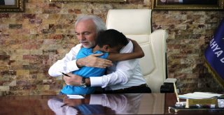 Kamil Saraçoğlu: Kütahya Belediyesinin Kapısı Herkese Açık