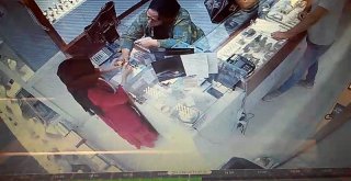 Polisin Her Yerde Aradığı Suç Makinesi, Yakalanınca Roman Havası Oynadı