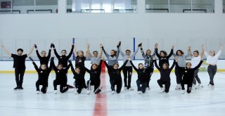 Yenimahallenin Senkronize Buz Takımı Kampta