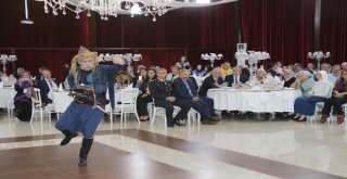 Kütahyada Zeybek Alayı Sahne Sunumu İle Erkek Koleksiyonu Sergisi