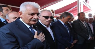 Meclis Başkanı Yıldırım Ve Abdullah Gül Cenaze Törenine Katıldı