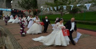 22 Çiftin Nikâhı Aynı Günde Kıyıldı