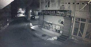 Travestinin 2. Kattaki Evinin Penceresinden Düştü, Sekerek Kalkıp Kayıplara Karıştı