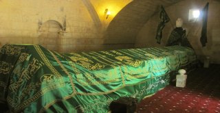 Sad Bin Ebu Vakkas Hz. Türbesinin Örtüsü Yenilendi