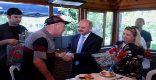 Vali Çakacak Huzurevi Sakinlerini Unutmadı