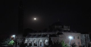 Karsta ‘Kanlı Ay Tutulması