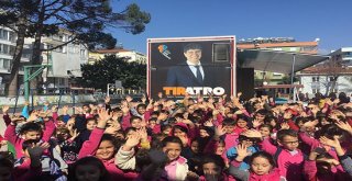 Tiyatro Etkinlik Tırı İlçeleri Geziyor