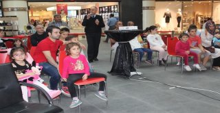 Çocuklar, Hatalı Sürücüleri Kırmızı Düdükle Uyaracak