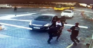 Öğrencinin Güvenlikçiye Kafa Attığı Anlar Kamerada