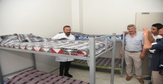 Bu Kurbanlık Pazarı Hem Alıcıları Hem De Satıcıları Memnun Ediyor