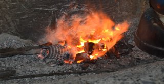 Keçi Boynuzu Ve Amatisör Yayından Kurbanlık Tapan Bıçağı