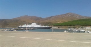 Gökçeadada Feribot Karaya Oturdu