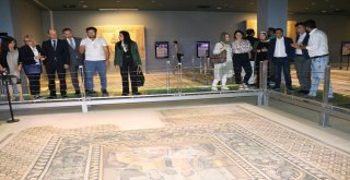 Büyükelçiler Zeugma Müzesini Gezdi