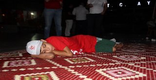 Aydında Demokrasi Nöbeti Sabah Namazına Kadar Devam Etti