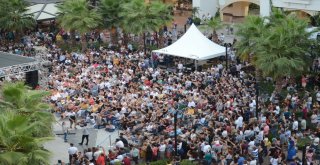 İzmirli Müzisyen Ve Müzik Gruplarına Yeni Sahne