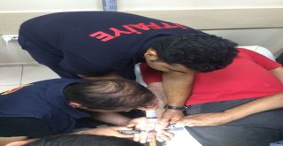 İtfaiyeden Parmakta Sıkışan Yüzük Çıkarma Operasyonu
