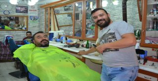 Afyonkarahisarda Berber Ve Kuaförlerin Bayram Yoğunluğu