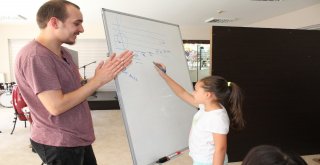 Müzik Okulu İlk Dersine Başladı